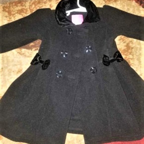 2T - Girls Beautiful Christmas Deep Red Rose and Black Dress - Picture 3 of 3